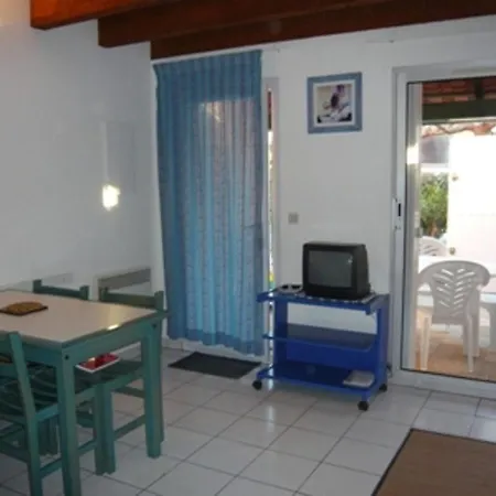 Maison Avec Piscine Privee, 6 Couchages, Proche Et Commerces Au Grau-du-roi - Fr-1-731-39 Le Grau-du-Roi